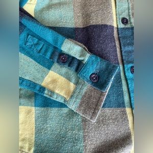 Quicksilver flannel boys sz 6